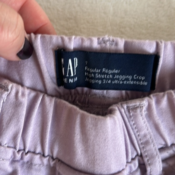 Like new Gap Jean capris in lilac - Picture 2 of 4